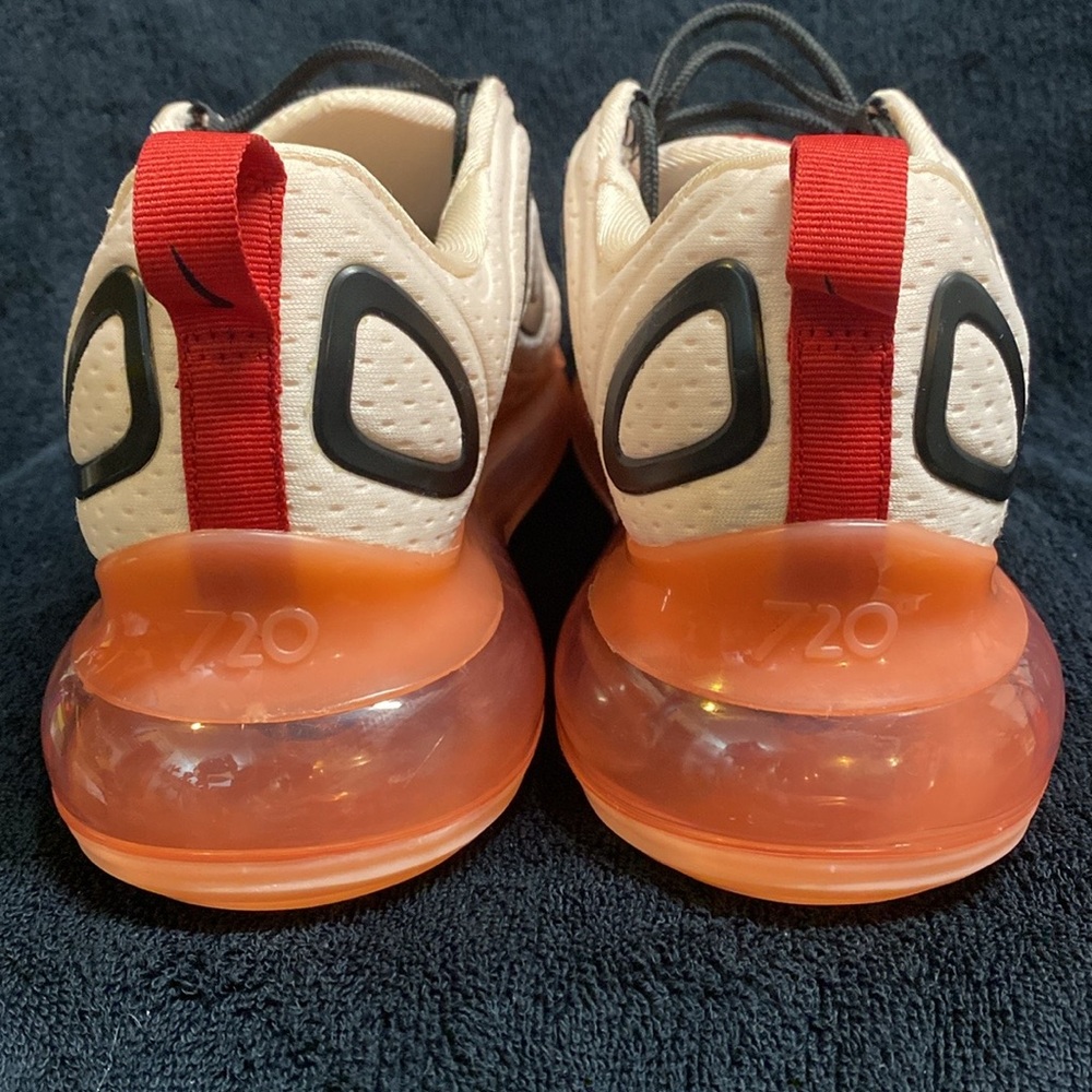Nike 270 - Picture 2 of 8